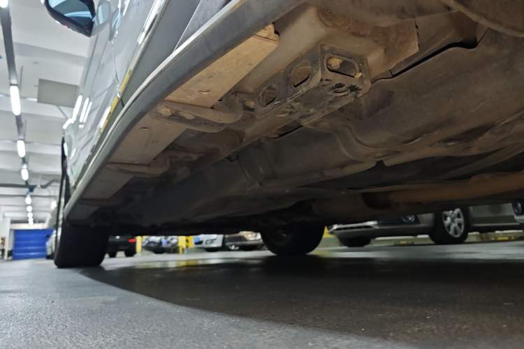 Used Haval H8 2015 2.0T Two-Wheel Drive Comfort Version Left Side Sill