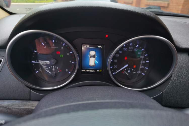 Used Haval H8 2015 2.0T Four-Wheel Drive Comfort Version Odometer Close Up