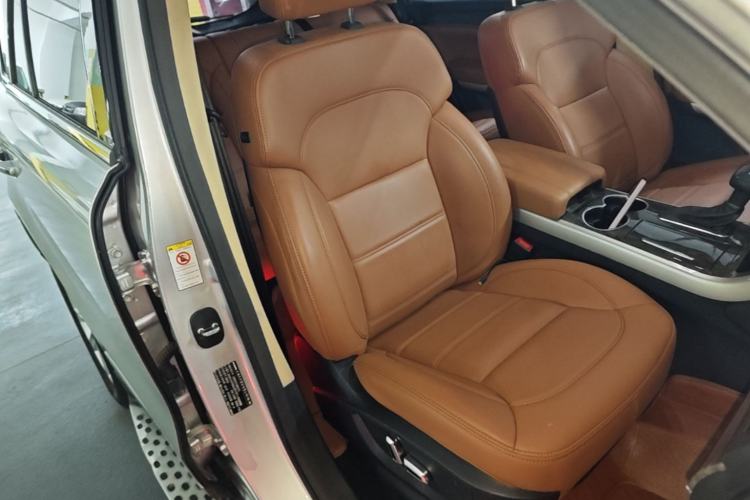 Used Haval H8 2015 2.0T Two-Wheel Drive Comfort Version Right Front Seat