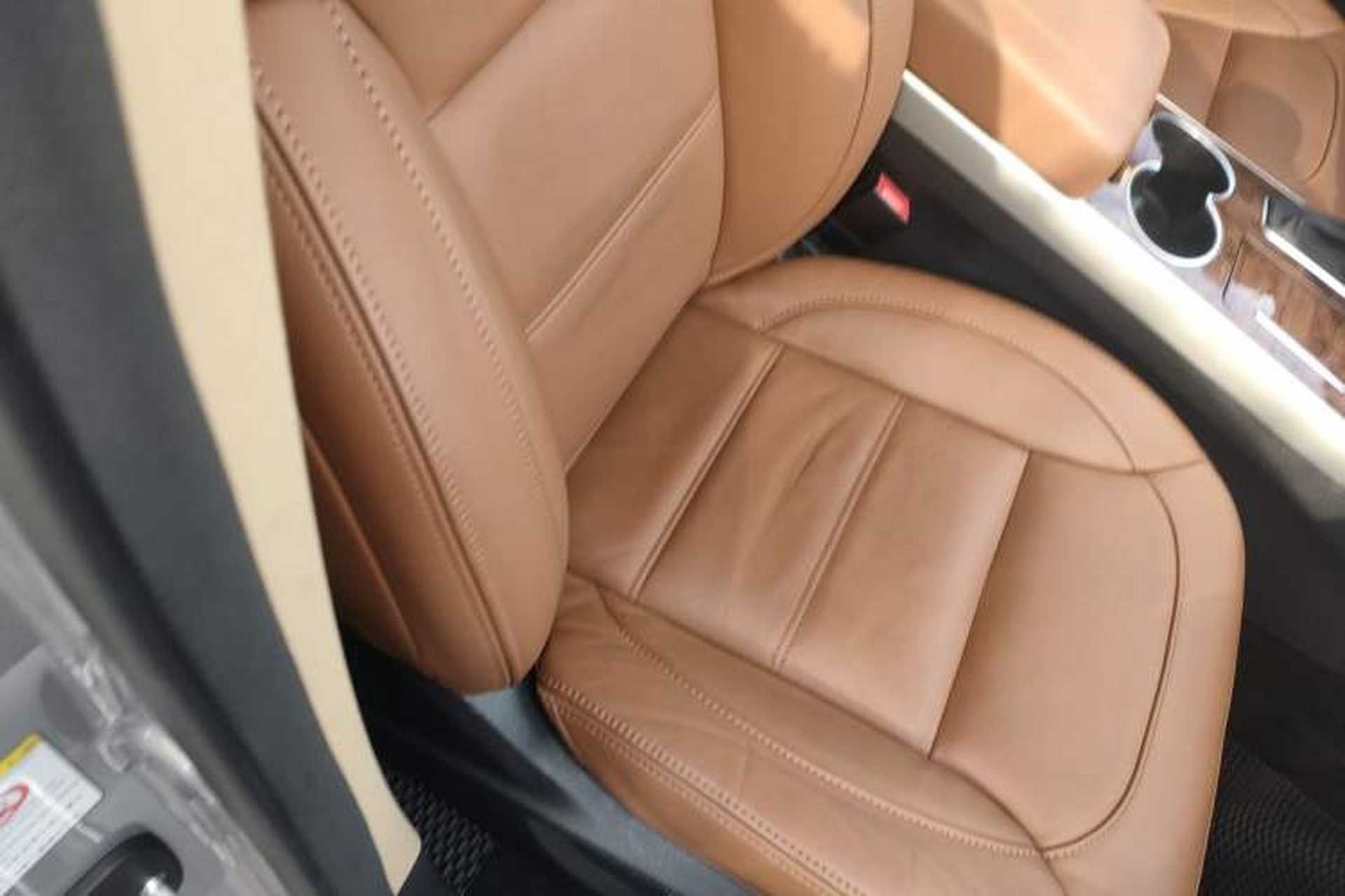 Used Haval H8 2015 2.0T Two-Wheel-Drive Luxury Version Right Front Seat