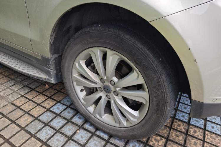 Used Haval H8 2015 2.0T Two-Wheel-Drive Elite Version Right Front Wheel Hub