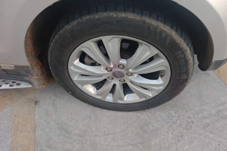 Used Haval H8 2015 2.0T Four-Wheel Drive Prestige Version Right Front Wheel Hub