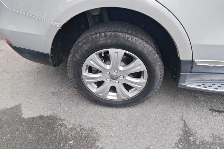 Used Haval H8 2015 2.0T Two-Wheel-Drive Standard Version Right Rear Wheel Hub