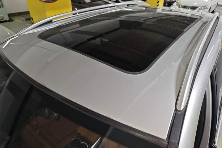 Used Haval H8 2015 2.0T Two-Wheel Drive Comfort Version Roof