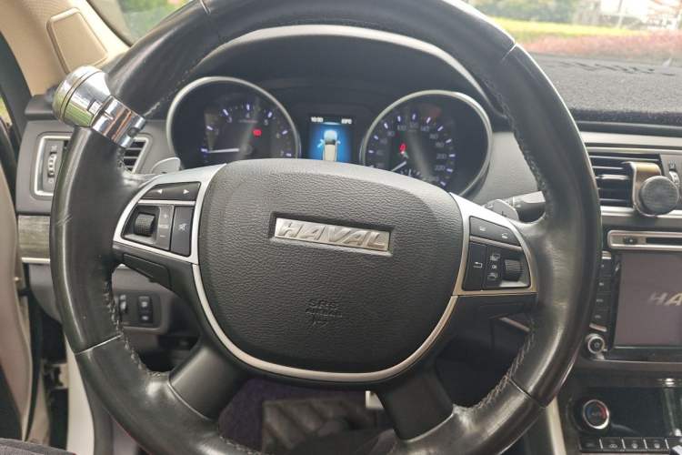 Used Haval H8 2015 2.0T Two-Wheel-Drive Elite Version Steering Wheel
