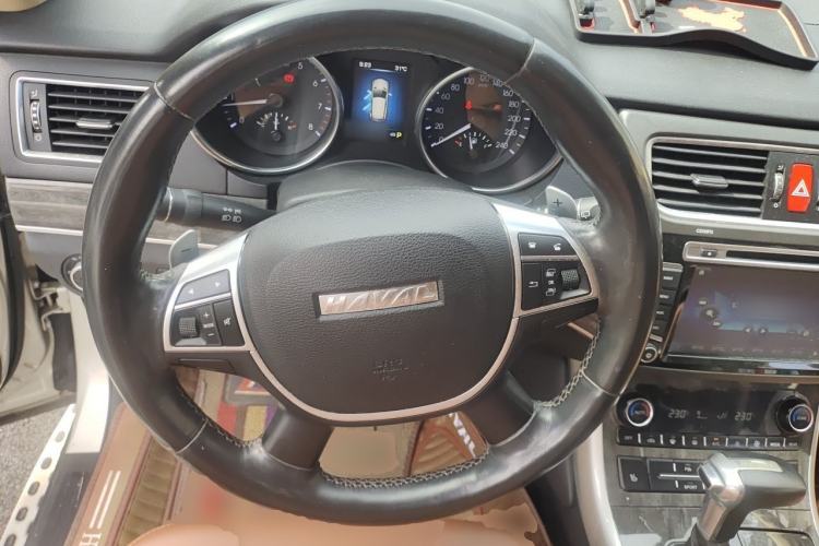 Used Haval H8 2015 2.0T Two-Wheel-Drive Elite Version Steering Wheel