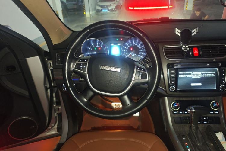 Used Haval H8 2015 2.0T Two-Wheel Drive Comfort Version Steering Wheel