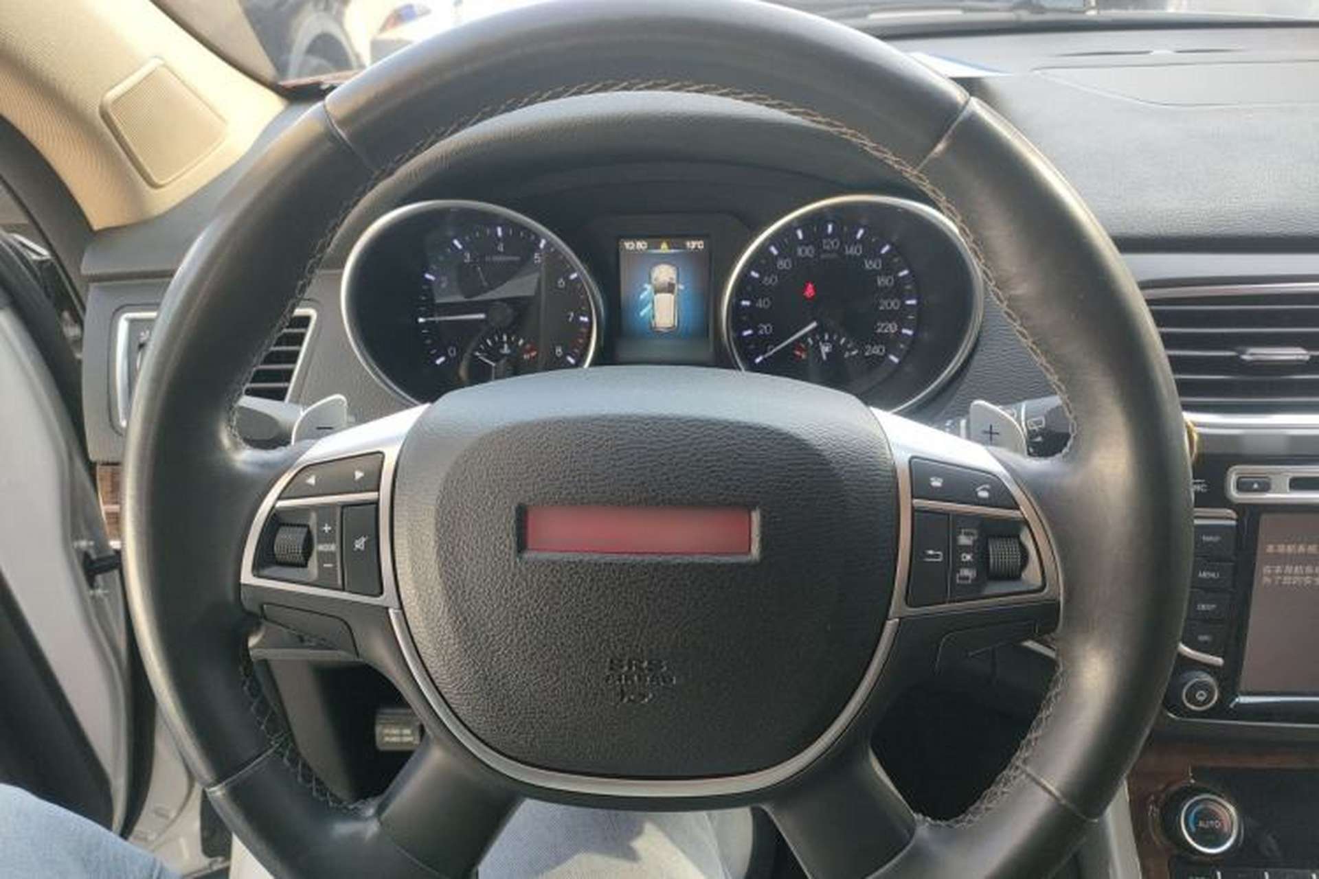 Used Haval H8 2015 2.0T Two-Wheel-Drive Luxury Version Steering Wheel