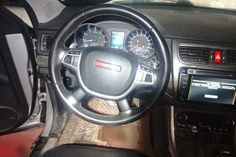 Used Haval H8 2015 2.0T Two-Wheel-Drive Luxury Version Steering Wheel