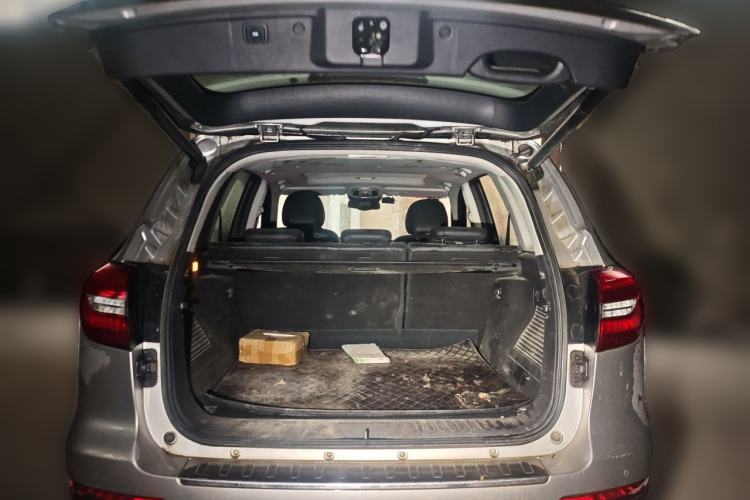 Used Haval H8 2015 2.0T Two-Wheel-Drive Luxury Version Trunk