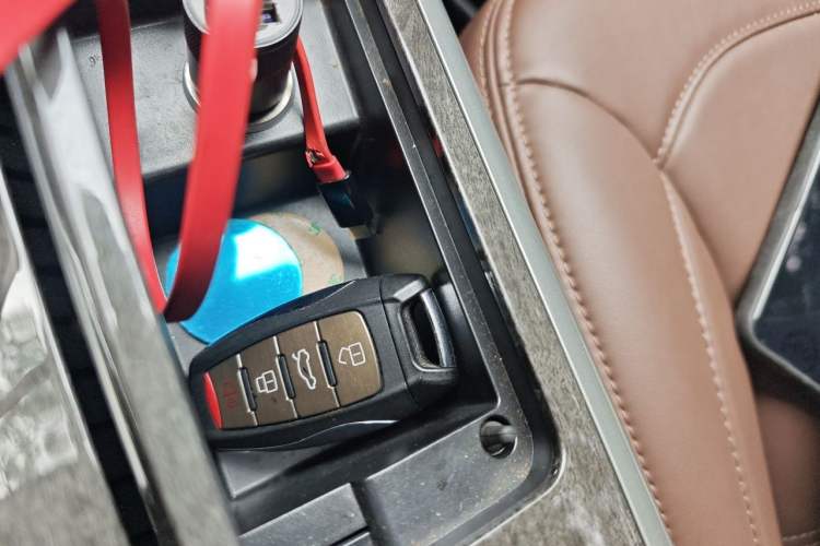 Used Haval H8 2015 2.0T Two-Wheel-Drive Elite Version Vehicle Key