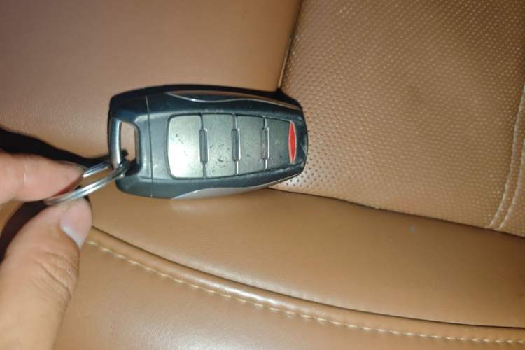 Used Haval H8 2015 2.0T Four-Wheel Drive Prestige Version Vehicle Key