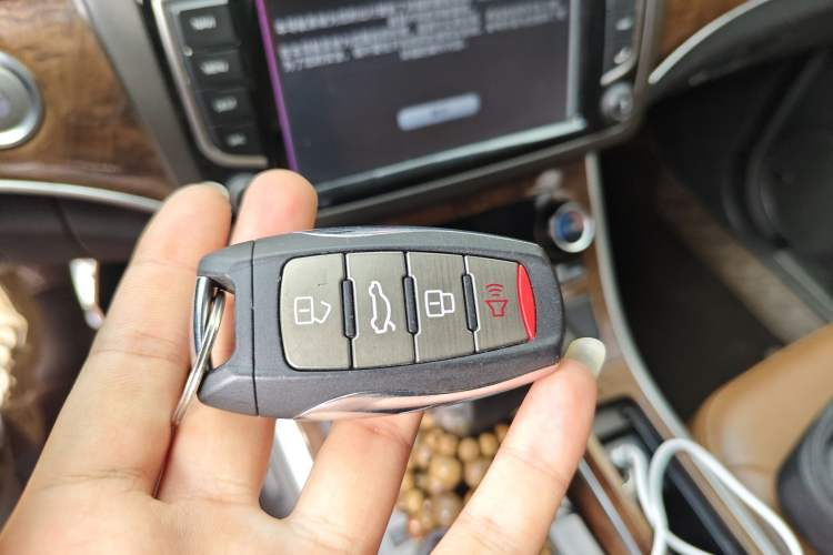Used Haval H8 2015 2.0T Four-Wheel Drive Comfort Version Vehicle Key