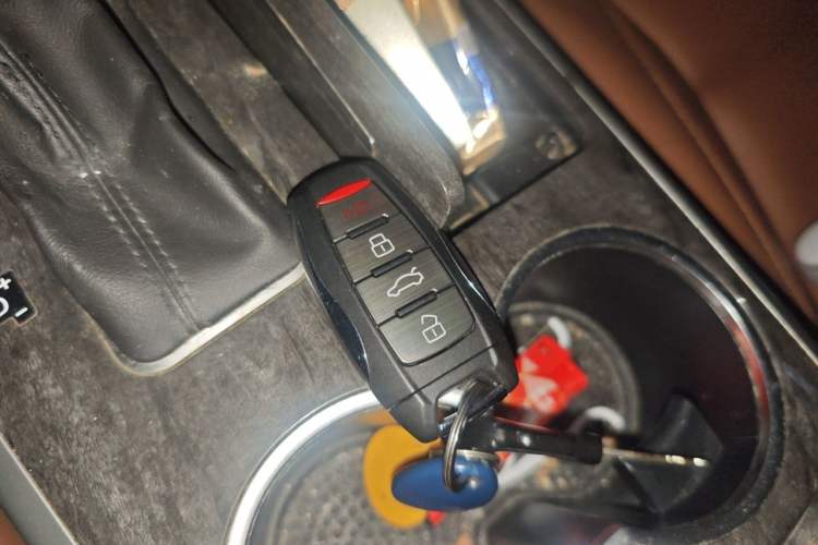 Used Haval H8 2015 2.0T Two-Wheel Drive Comfort Version Vehicle Key