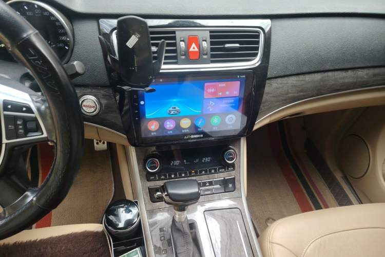 Used Haval H8 2015 2.0T Two-Wheel-Drive Standard Version Audio And AC Panel