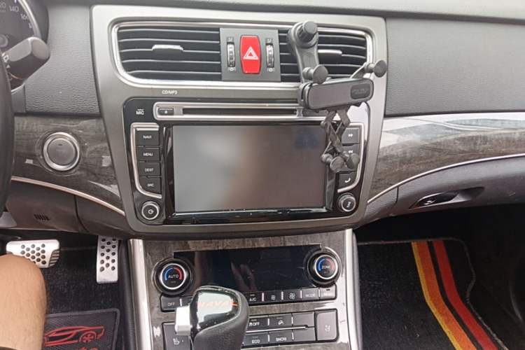 Used Haval H8 2015 2.0T Two-Wheel-Drive Standard Version Audio And AC Panel