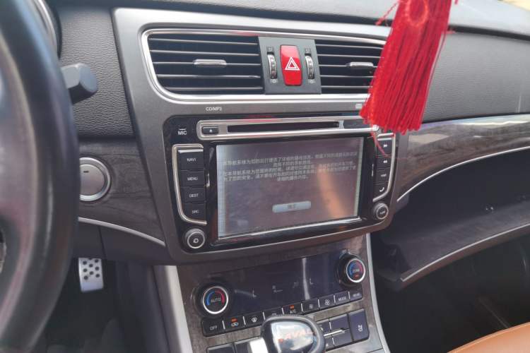 Used Haval H8 2015 2.0T Two-Wheel-Drive Standard Version Audio And AC Panel