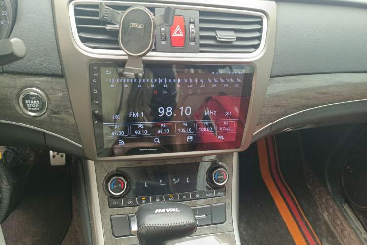 Used Haval H8 2015 2.0T Four-Wheel Drive Comfort Version Audio And AC Panel