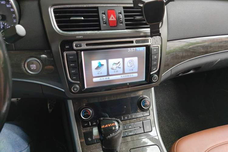 Used Haval H8 2015 2.0T Four-Wheel Drive Luxury Model Audio And AC Panel
