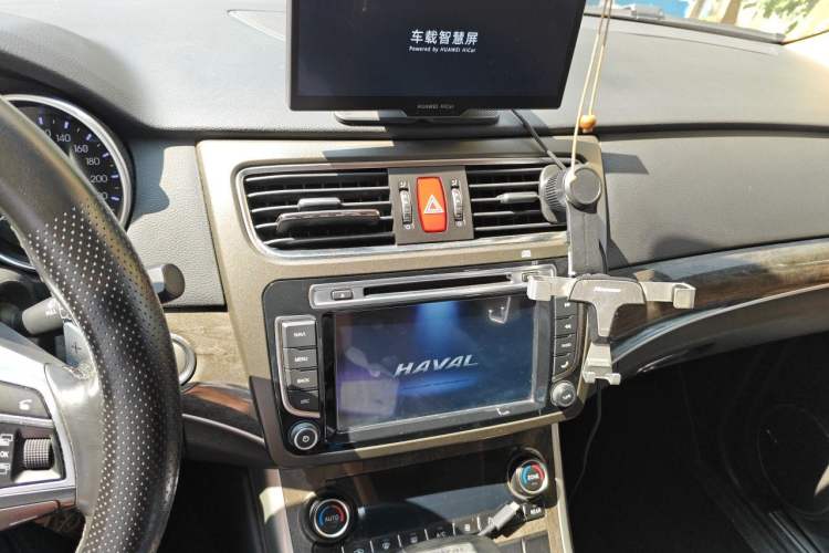 Used Haval H8 2015 2.0T Two-Wheel-Drive Elite Version Audio And AC Panel