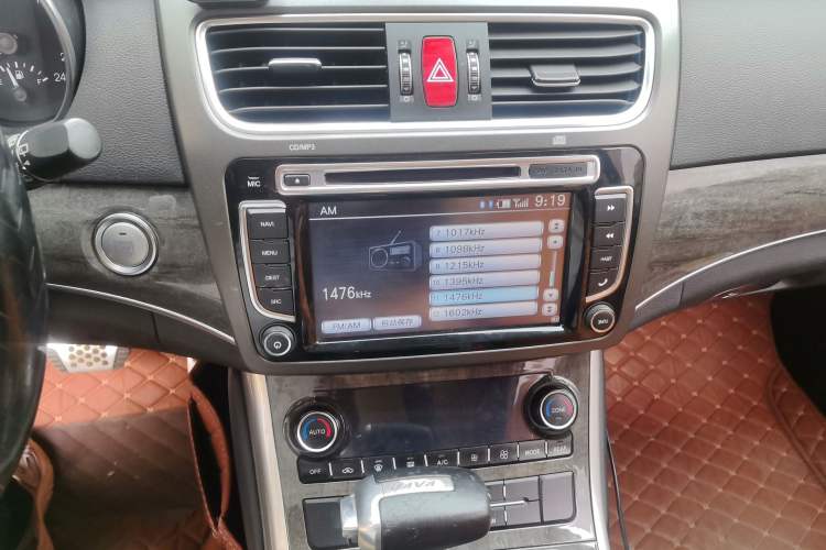 Used Haval H8 2015 2.0T Four-Wheel Drive Comfort Version Audio And AC Panel