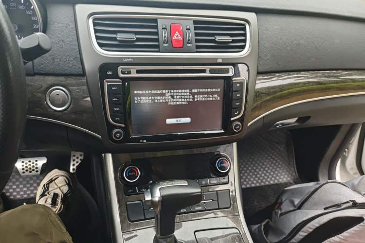 Used Haval H8 2015 2.0T Four-Wheel Drive Comfort Version Audio And AC Panel