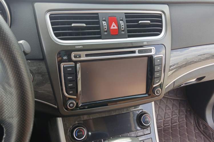 Used Haval H8 2015 2.0T Two-Wheel Drive Comfort Version Audio And AC Panel