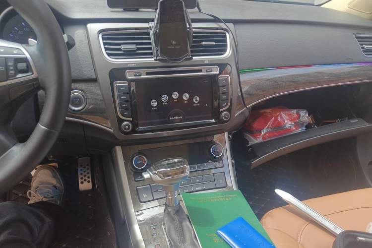 Used Haval H8 2015 2.0T Two-Wheel-Drive Elite Version Audio And AC Panel