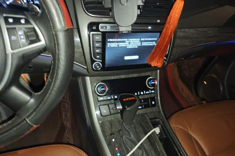 Used Haval H8 2015 2.0T Four-Wheel Drive Luxury Model Audio And AC Panel