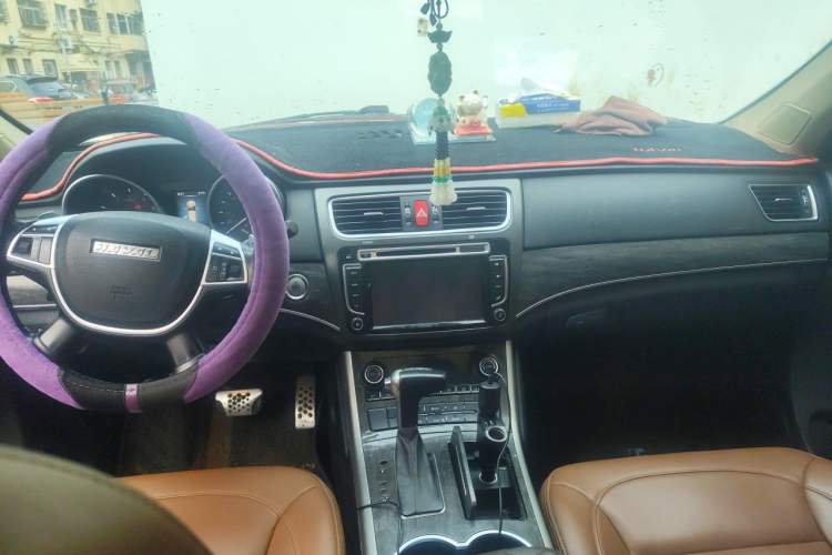 Used Haval H8 2015 2.0T Two-Wheel Drive Comfort Version Center Console