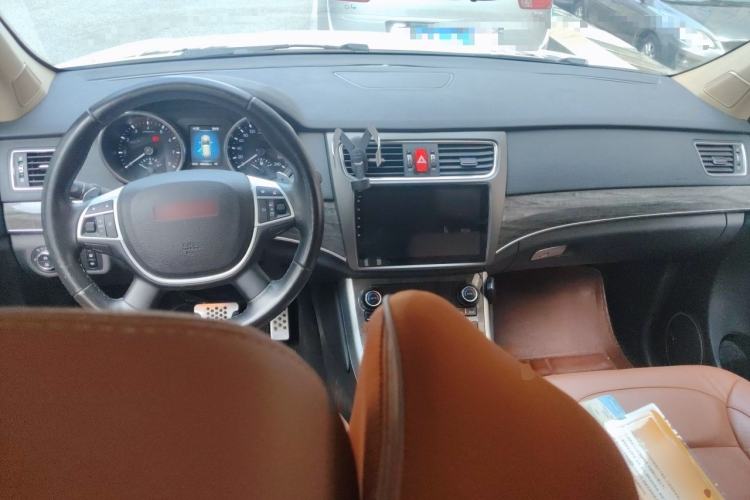 Used Haval H8 2015 2.0T Four-Wheel Drive Luxury Model Center Console
