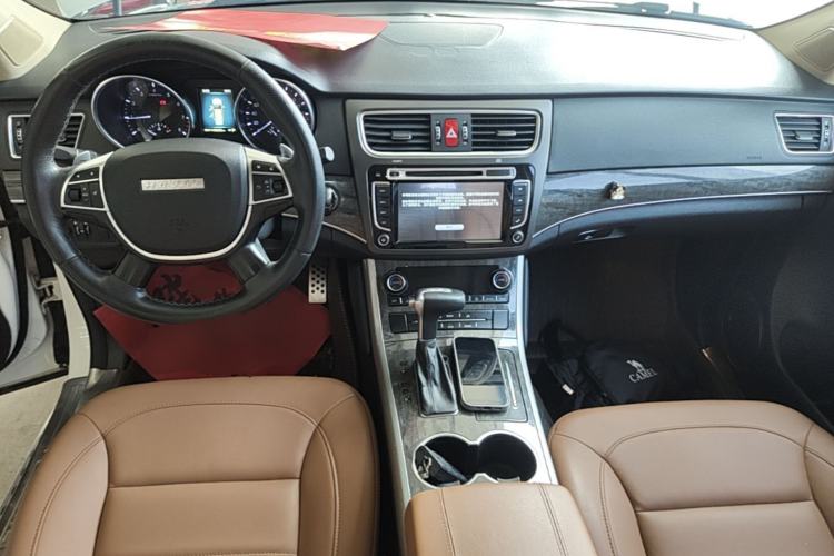 Used Haval H8 2015 2.0T Two-Wheel Drive Comfort Version Center Console
