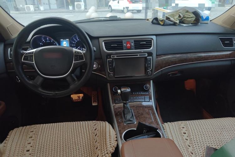 Used Haval H8 2015 2.0T Two-Wheel-Drive Luxury Version Center Console