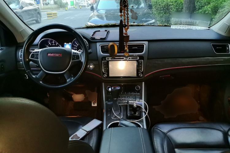 Used Haval H8 2015 2.0T Four-Wheel Drive Standard Version Center Console