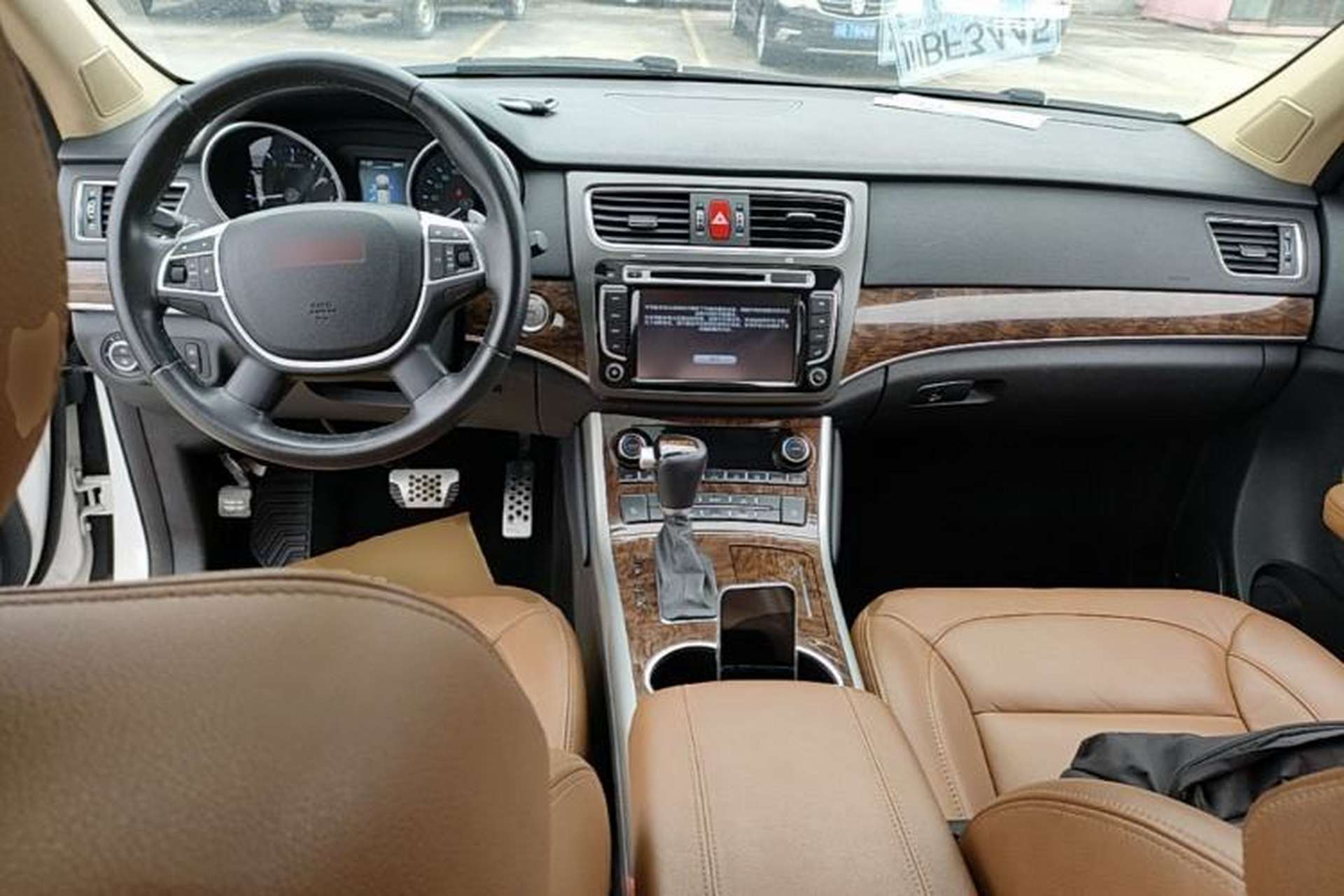 Used Haval H8 2015 2.0T Two-Wheel-Drive Luxury Version Center Console