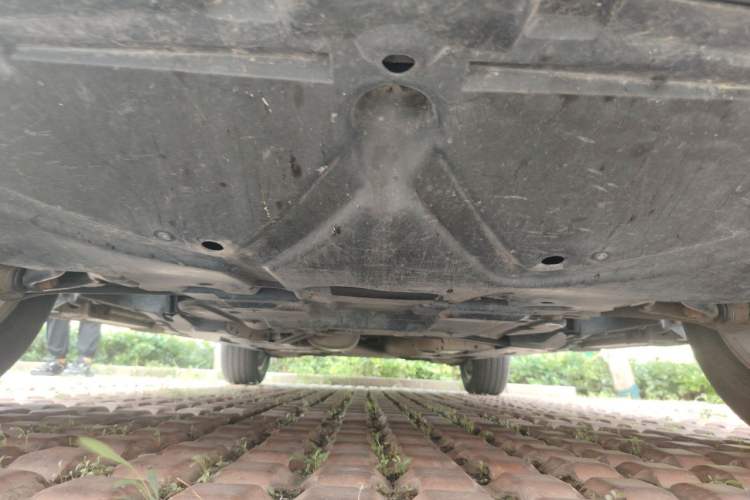 Used Haval H8 2015 2.0T Two-Wheel-Drive Standard Version Chassis Front