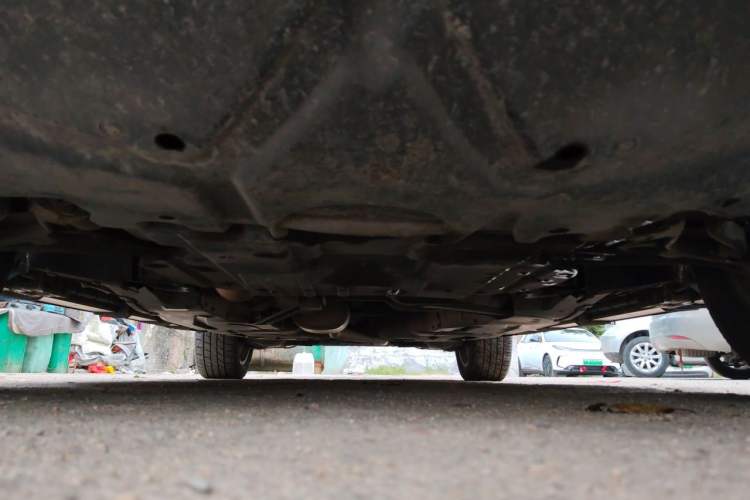 Used Haval H8 2015 2.0T Two-Wheel-Drive Luxury Version Chassis Front