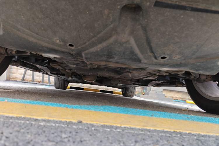Used Haval H8 2015 2.0T Four-Wheel Drive Elite Model Chassis Front