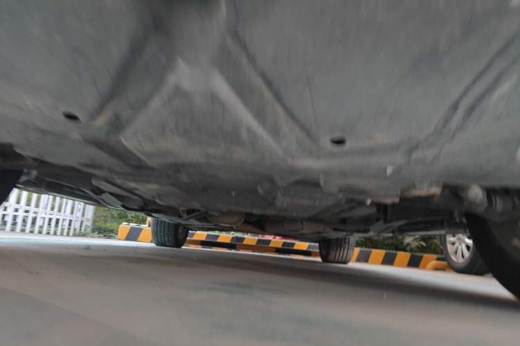 Used Haval H8 2015 2.0T Two-Wheel-Drive Luxury Version Chassis Front