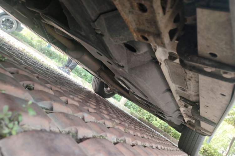 Used Haval H8 2015 2.0T Two-Wheel-Drive Standard Version Chassis Front Left