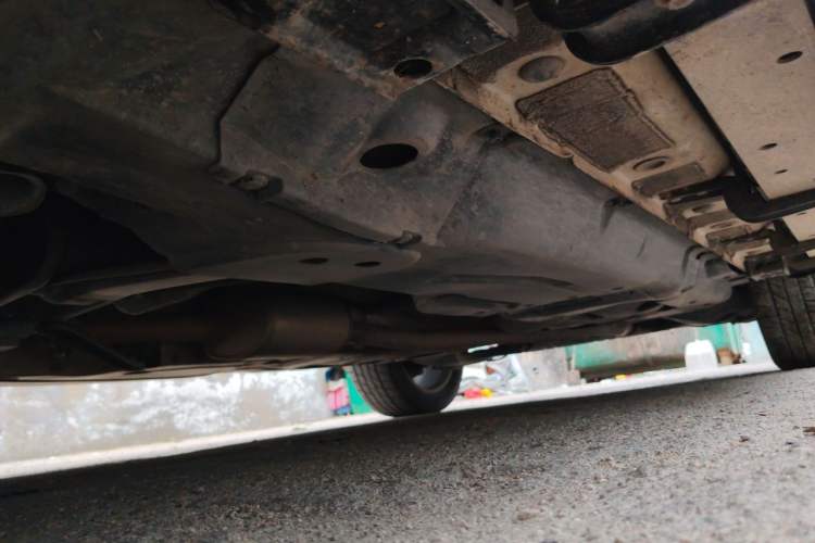 Used Haval H8 2015 2.0T Two-Wheel-Drive Luxury Version Chassis Front Left