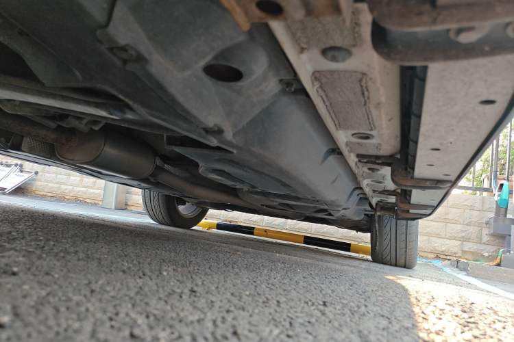 Used Haval H8 2015 2.0T Four-Wheel Drive Elite Model Chassis Front Left