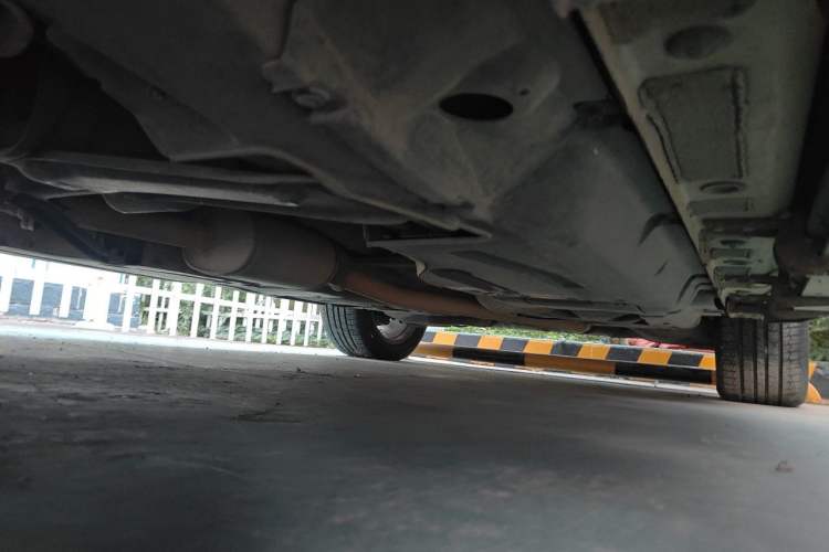 Used Haval H8 2015 2.0T Two-Wheel-Drive Luxury Version Chassis Front Left