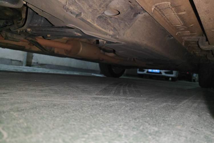 Used Haval H8 2015 2.0T Two-Wheel-Drive Elite Version Chassis Front Left