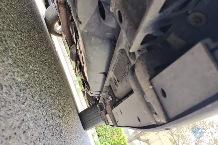 Used Haval H8 2015 2.0T Two-Wheel-Drive Luxury Version Chassis Front Left