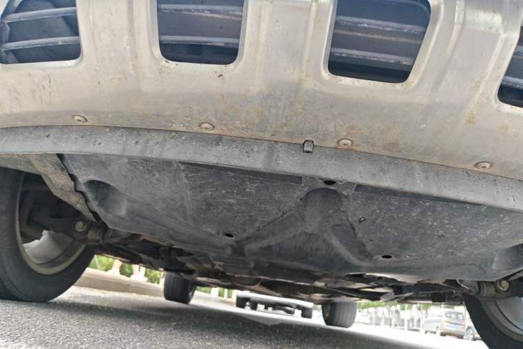 Used Haval H8 2015 2.0T Two-Wheel-Drive Elite Version Chassis Front