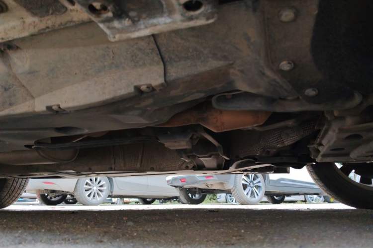 Used Haval H8 2015 2.0T Two-Wheel-Drive Luxury Version Chassis Front Right