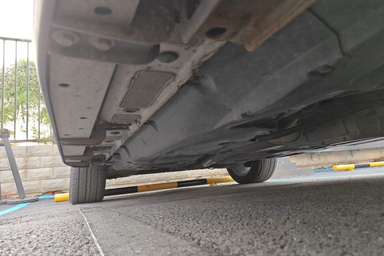 Used Haval H8 2015 2.0T Four-Wheel Drive Elite Model Chassis Front Right