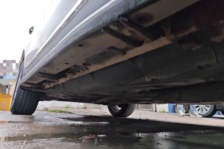 Used Haval H8 2015 2.0T Two-Wheel-Drive Luxury Version Chassis Front Right