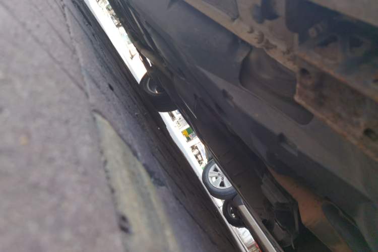 Used Haval H8 2015 2.0T Two-Wheel-Drive Standard Version Chassis Front Right